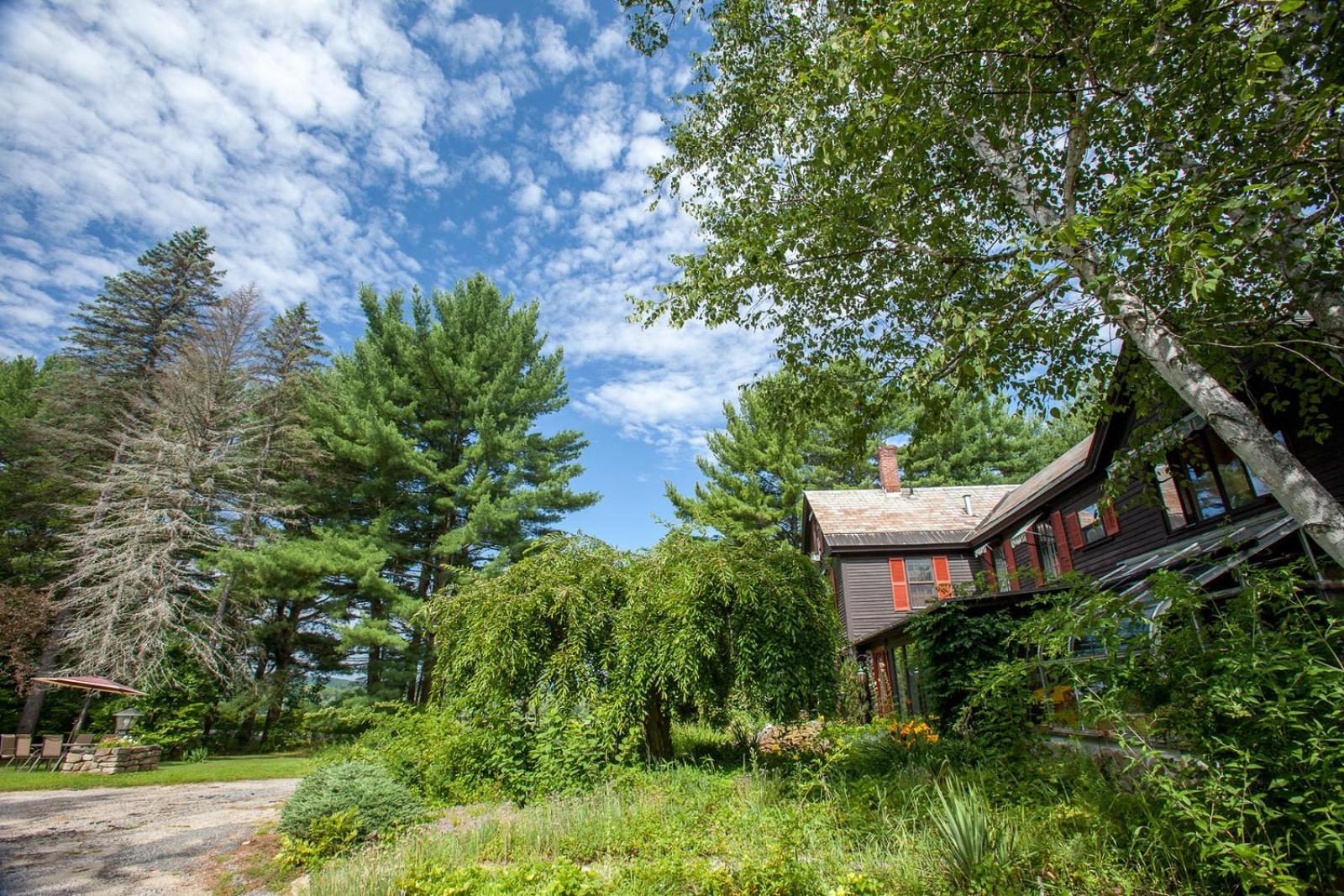 The Tartan Fox At The Meadmere Swanzey Exterior photo