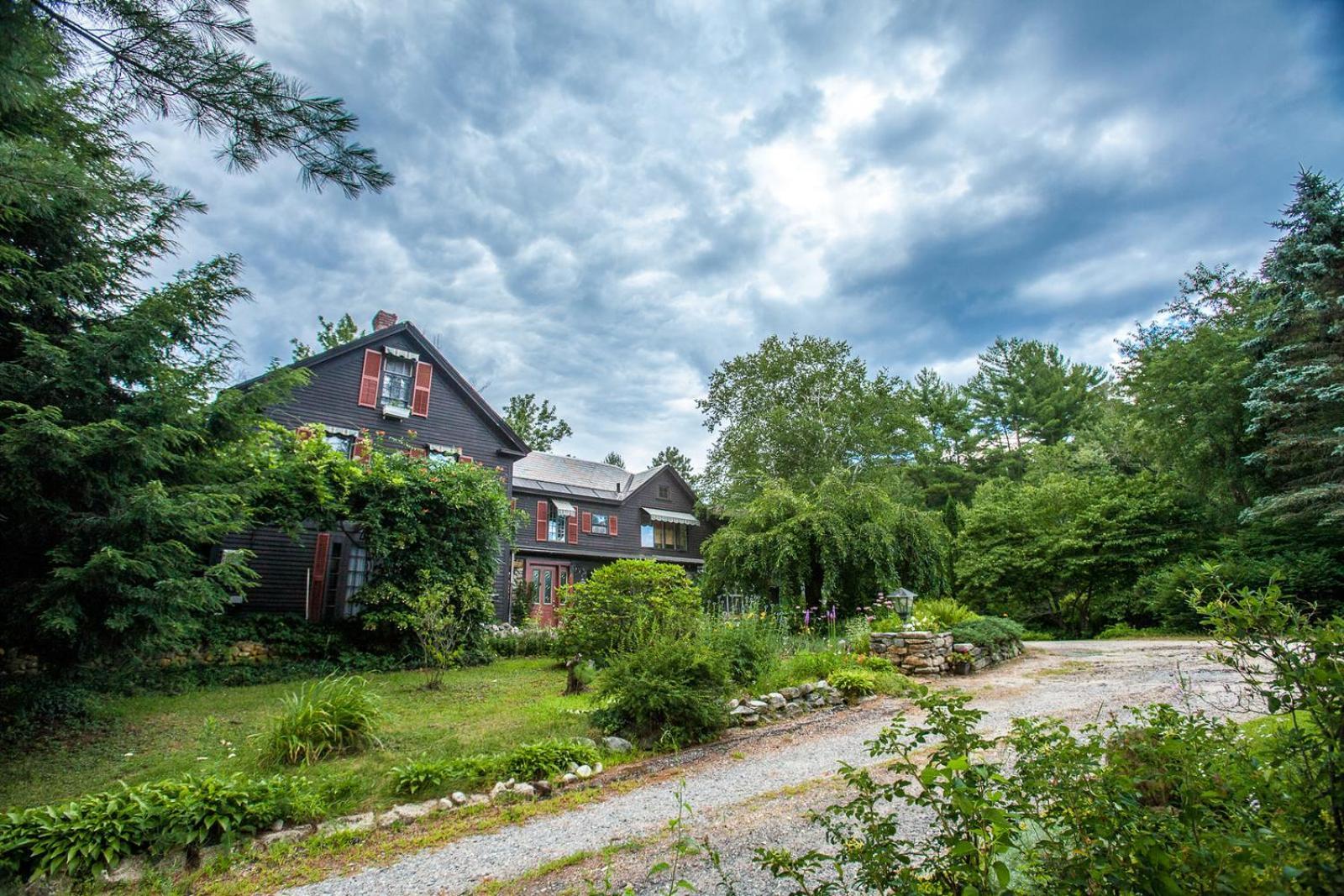 The Tartan Fox At The Meadmere Swanzey Exterior photo