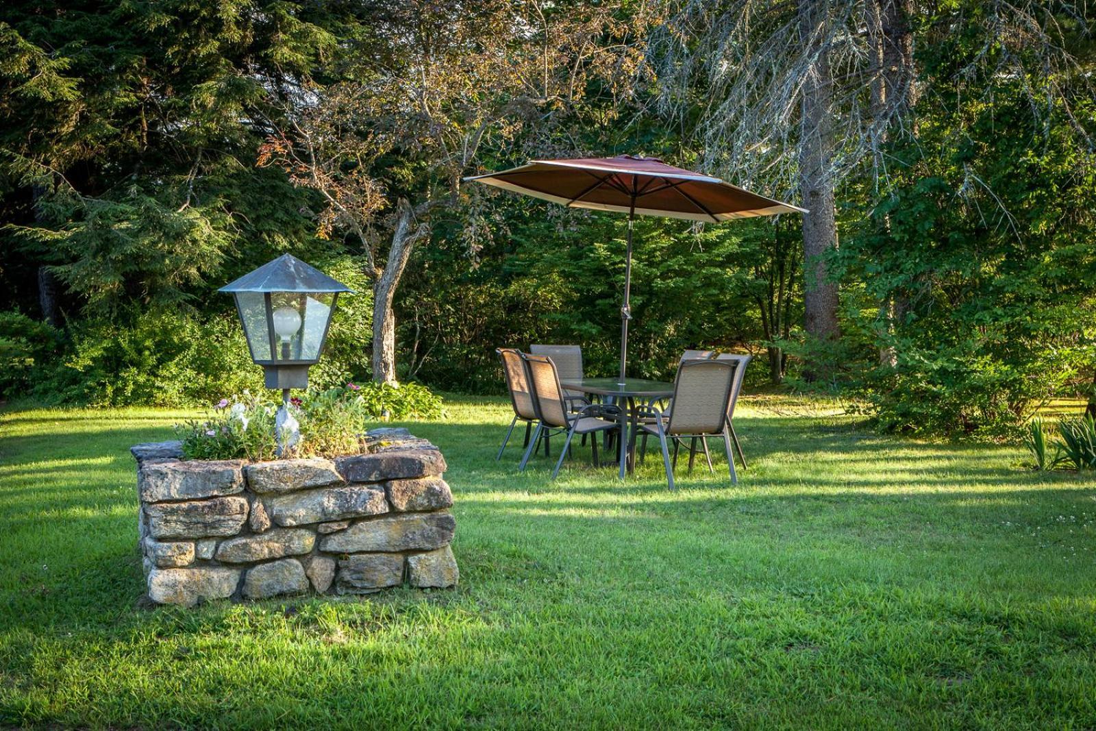 The Tartan Fox At The Meadmere Swanzey Exterior photo