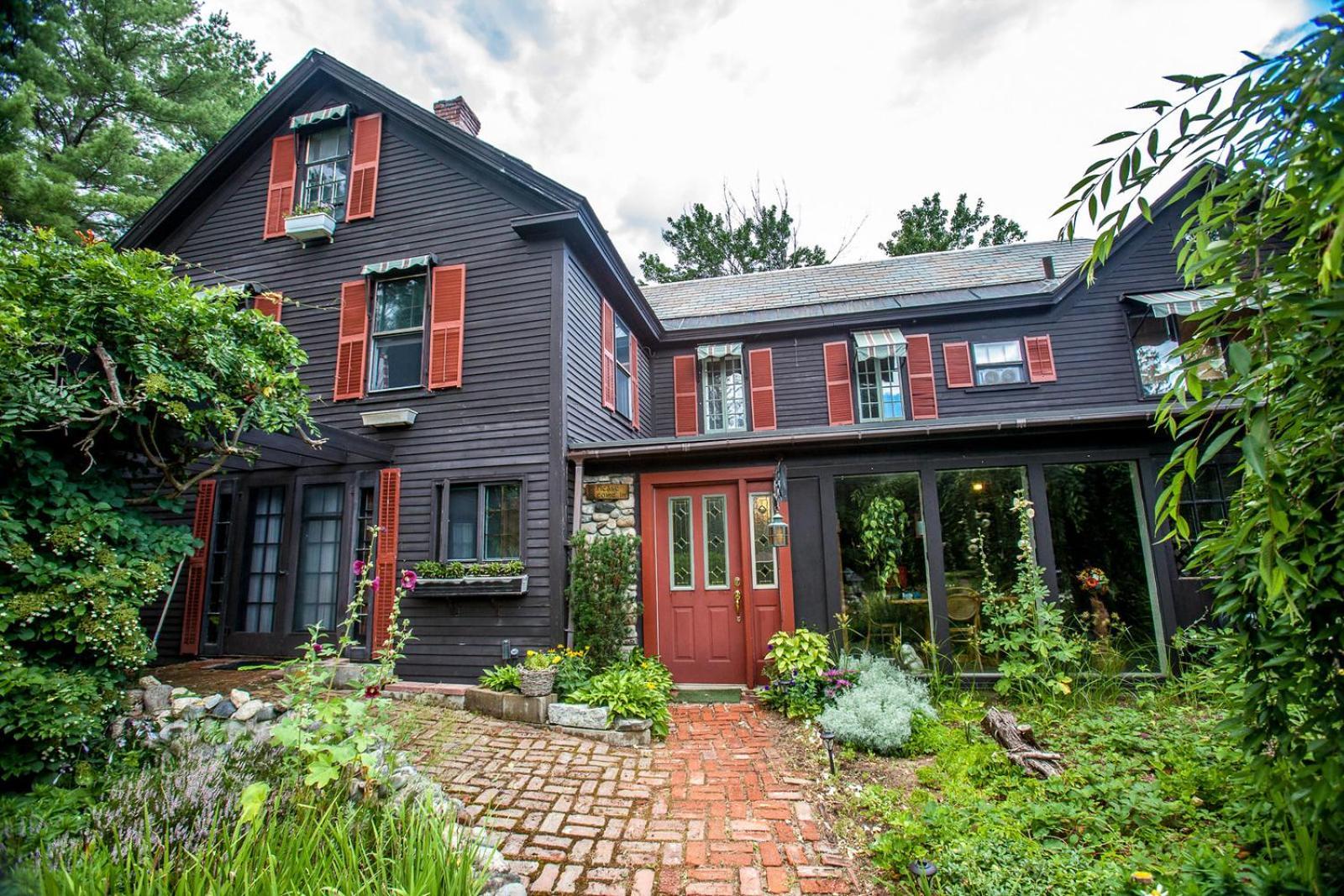 The Tartan Fox At The Meadmere Swanzey Exterior photo