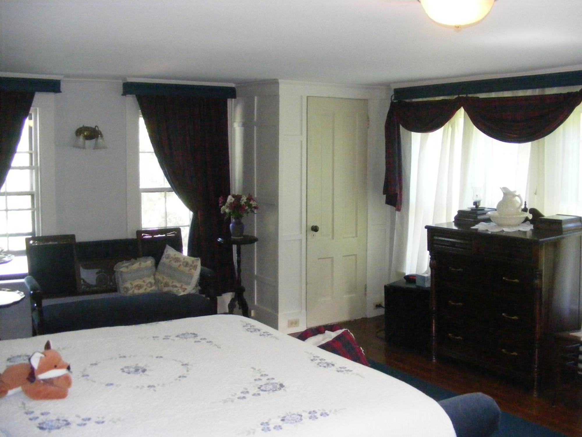 The Tartan Fox At The Meadmere Swanzey Exterior photo